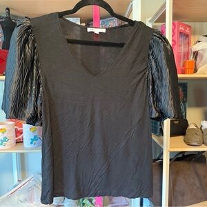 DR2 Black Blouse with Satin Short Sleeves – Size L